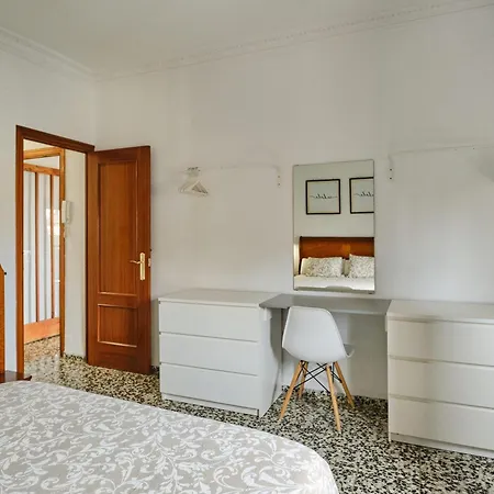 Atarazanas Flat Apartman *