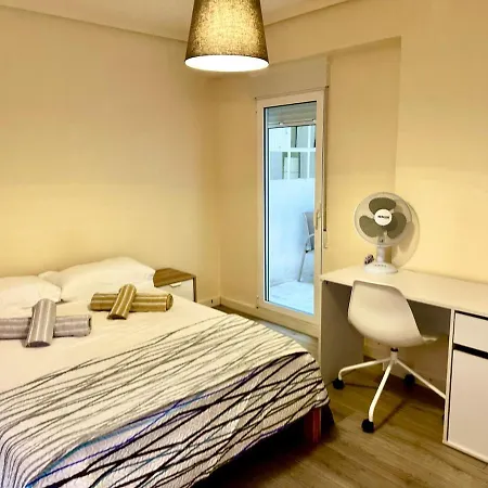 Quarto em Acomodações Particulares A 20 Minutos De La Playa Y 10 Minutos Del Puerto De Valência