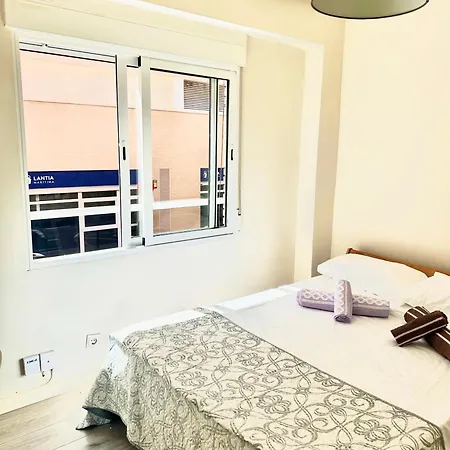 A 20 Minutos De La Playa Y 10 Minutos Del Puerto De *