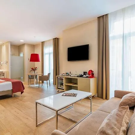 Hotel Melia Plaza 4*