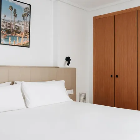 White * Valencia