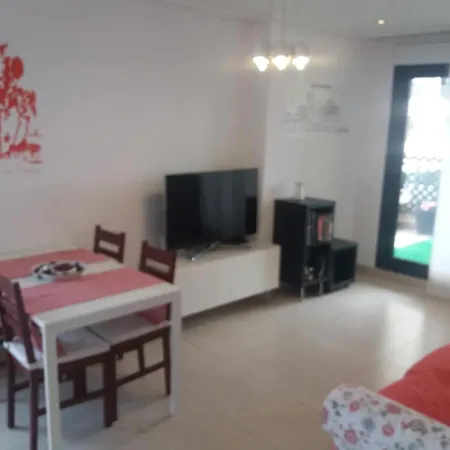Luxurious Near The Apartment *