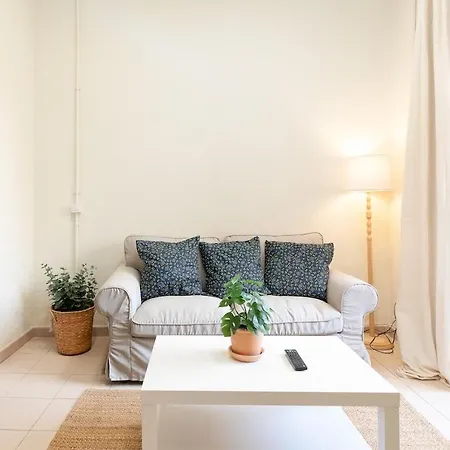 Hogar Tradicional Con Balcon Cerca De La Playa *