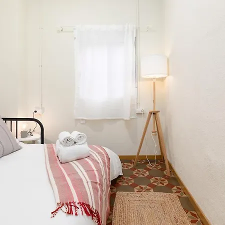 Hogar Tradicional Con Balcon Cerca De La Playa Apartment Valencia