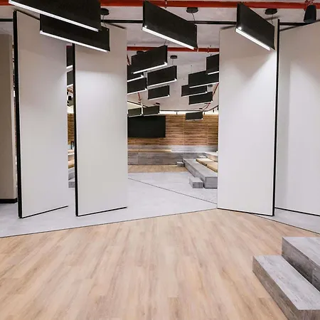 Novotel Lavant Отель Валенсия