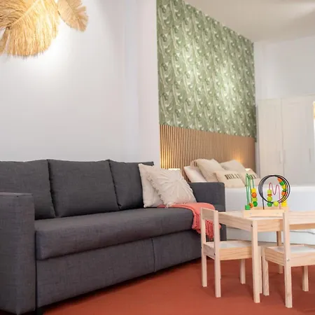 Spacious 75M Family Apt Near Ave And Free Parking דירה ולנסיה