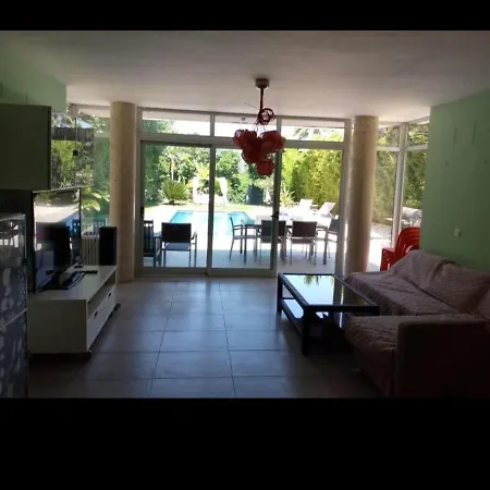 Chiva House Villa *