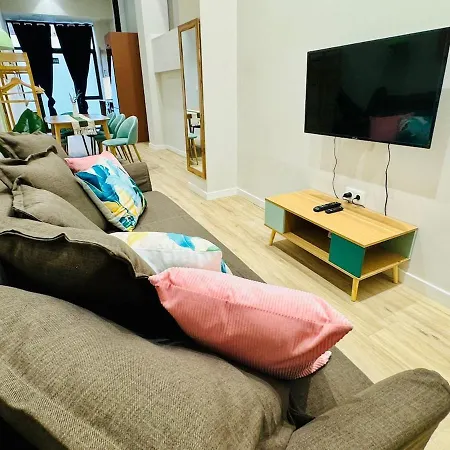 Apartment Spacious, Designer & Bright Flat