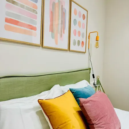 Spacious, Designer & Bright Flat