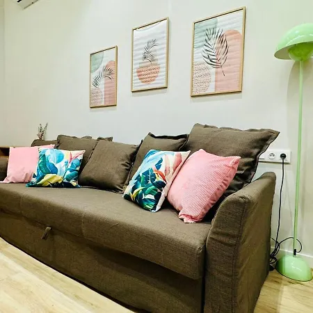 Spacious, Designer & Bright Flat Valencia