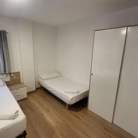 Bizzbeach Hostel