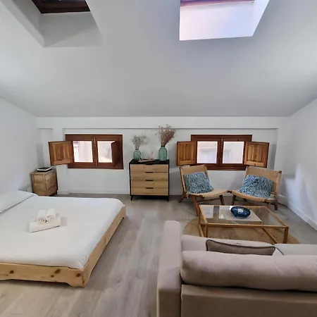 Coqueto En El Centro De Valenza