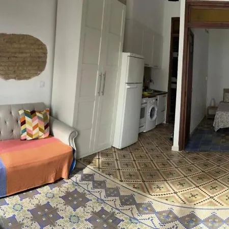 Apartment Classic Near The Sea *