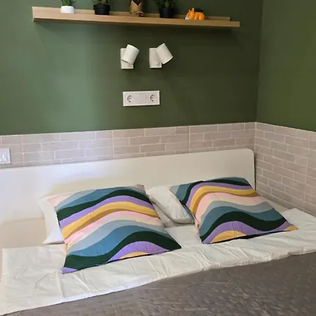 Arena Legacy Modern Suits Valencia