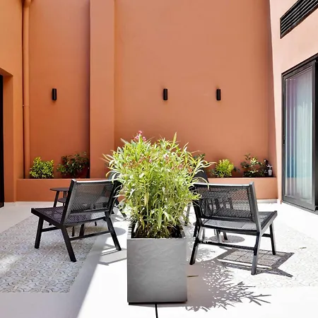 Saristays Modern & O * Valencia