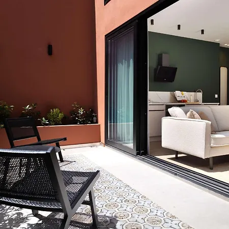 Apartament Saristays Modern & O *