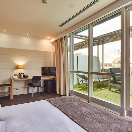 Silken Puerta 4*
