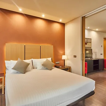 Silken Puerta מלון 4*