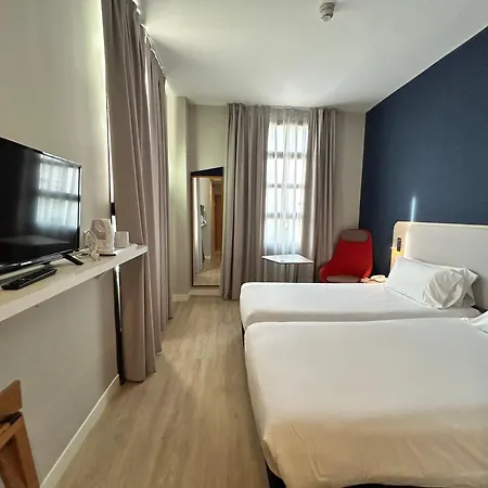 Hotel Express Ciudad De Ciencias By Ihg