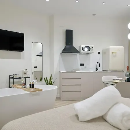 Romantic N1 Oceanografico Virkin * Valencia