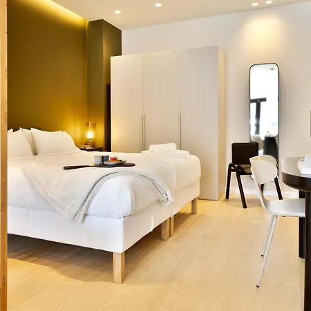 Modern And Stylish L Valencia