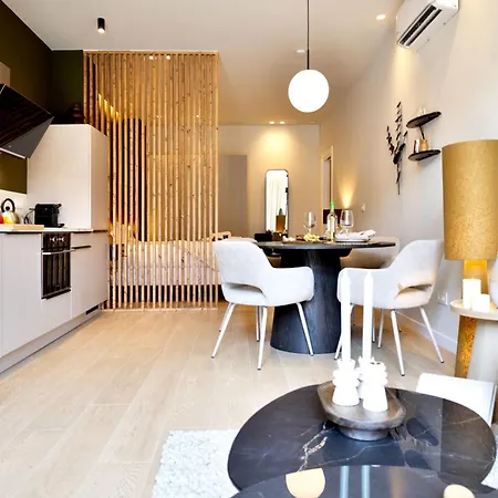 Modern And Stylish L Apartment *