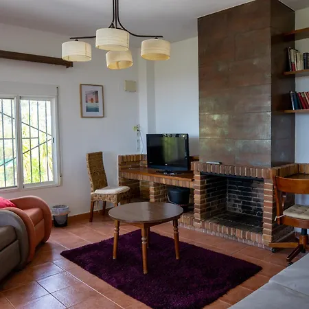 Beautiful With Huge Private Pool And Vineyard View