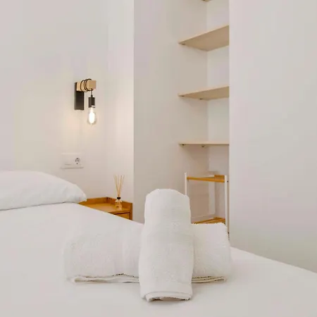 Acogedor Frente A Plaza Del Cedro *