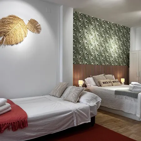 Spacious 75M Family Apt Near Ave And Free Parking Valencia