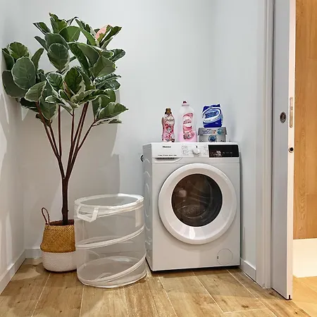 Spacious 75M Family Apt Near Ave And Free Parking דירה ולנסיה