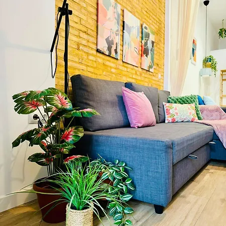 Relaxing Beachside Cabanyal Loft Valence