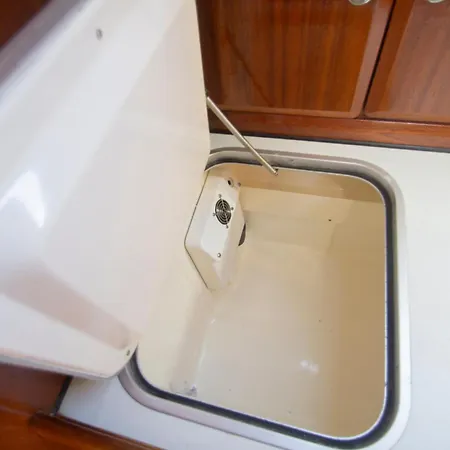 On A Sailing Boat In Úszó hotel