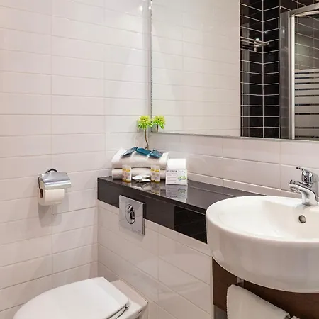 Hotell Olympia Universidades 3*
