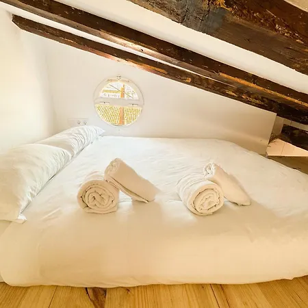 Atico Con Terraza Cerca De La Plaza De La Virgen Apartmán Valencie