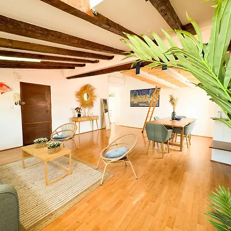 Atico Con Terraza Cerca De La Plaza De La Virgen Apartmán