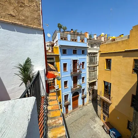 Piso Con Terraza En El Centro Historico * Valenza