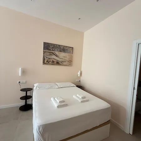 Roca Coll Msuites Valencia