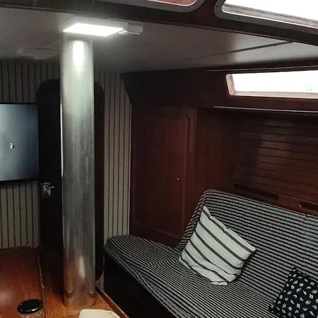 Romantic Sailboat Bateau-hôtel