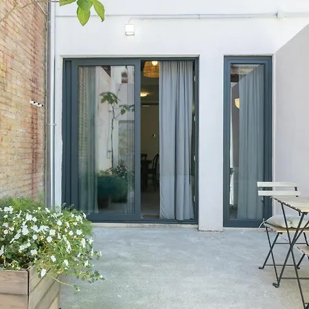 Apartment 4 Huespedes Con Patio Y Ducha Exterior Valencia