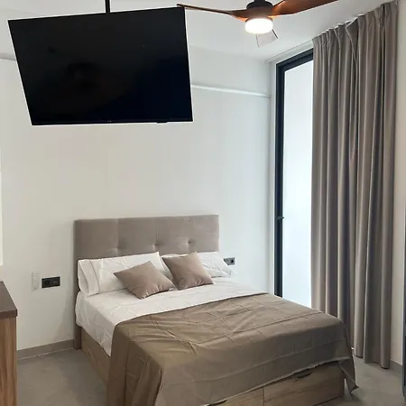 Mistral Apartment *