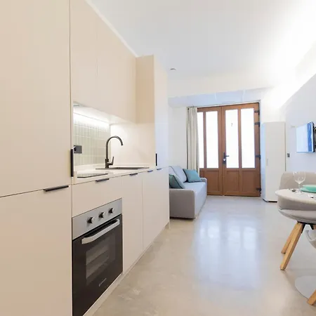 Blue Chopin Apartment *