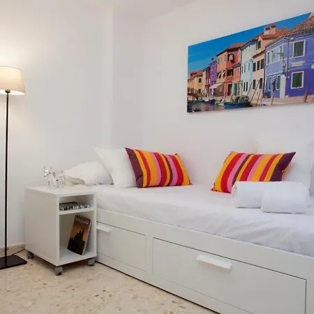 Apartment Singularstays Mercado Central Valencia