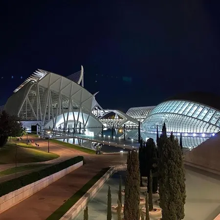 Aparthotel Ciudad De Artes Y Ciencias *
