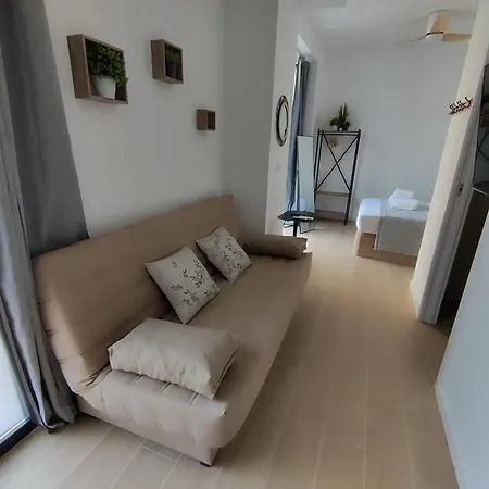Apartment Rd A *