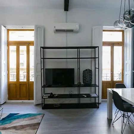 Apartment Remarkable 3 Bedroom In L'eixample *
