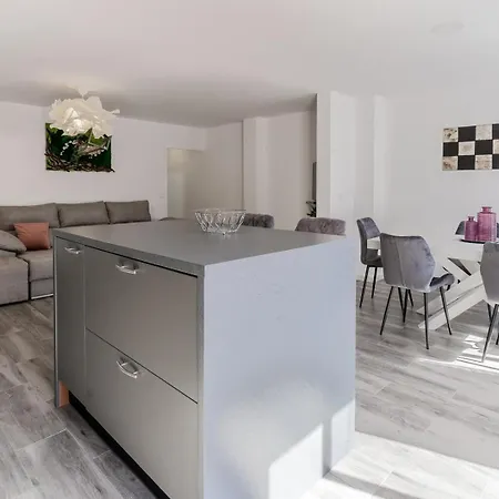 Enjoy Valencia: Deluxe With Terrace *