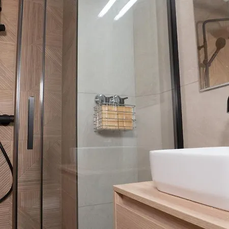 Stylish Downtown Charm Apartment