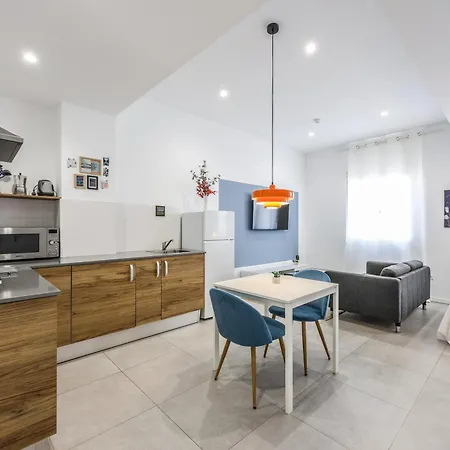 Acogedor Estudio A Metros De La Playa, Con Zonas Comunes Y Terraza 3b * Valencia