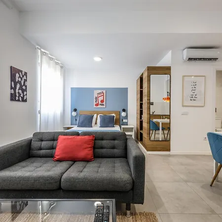 Acogedor Estudio A Metros De La Playa, Con Zonas Comunes Y Terraza 3b * Valencia