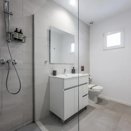 Nuevo Estudio A Metros De La Playa, Con Terraza Y Zonas Comun 3c * Valenza